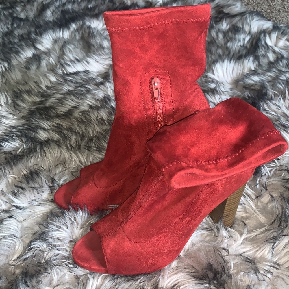 Suede opened toed heeled booties - Picture 4 of 5